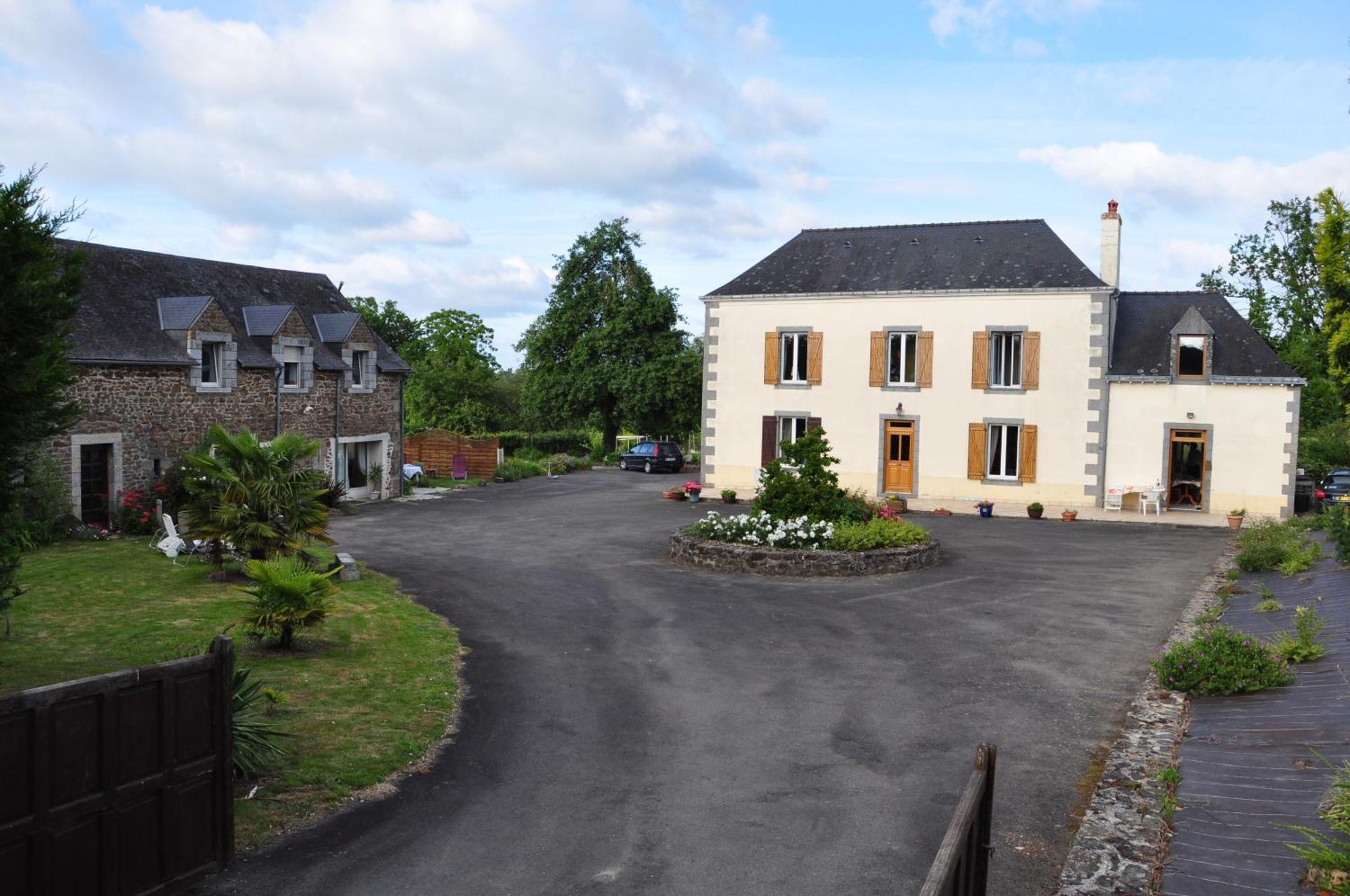 La Grande Malardiere Saint-Georges-Buttavent Екстериор снимка